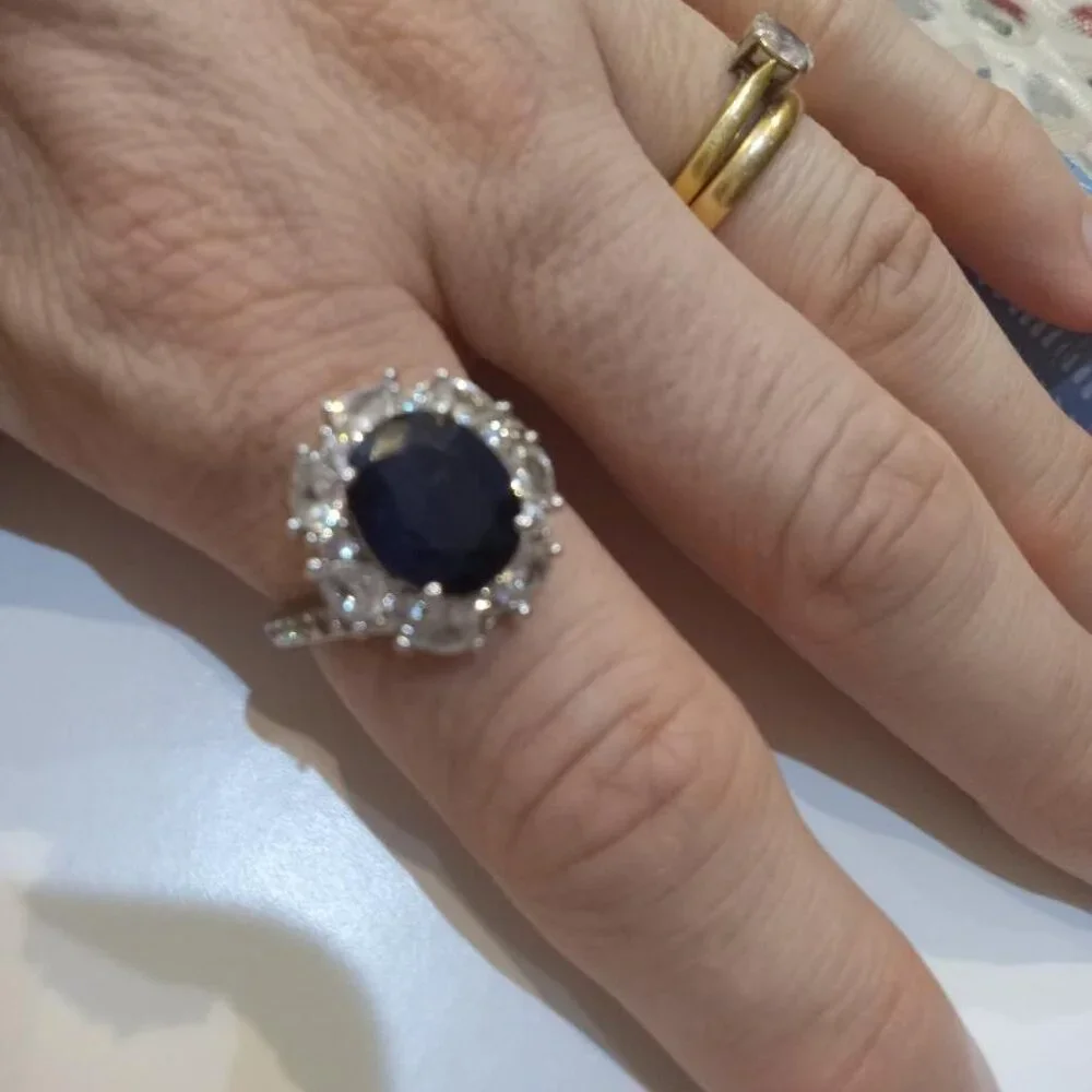 London blue topaz flower ring - Picture 2 of 8